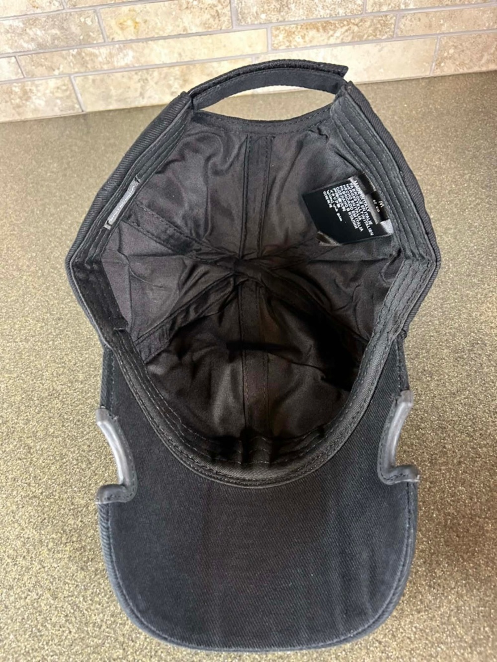 Balenciaga Black Baseball Cap with Red Logo - Picture 7 of 7